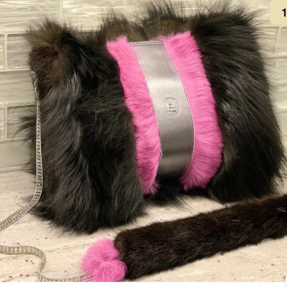 FENDI vintage monster fur handbag cross body the chain is broken chain